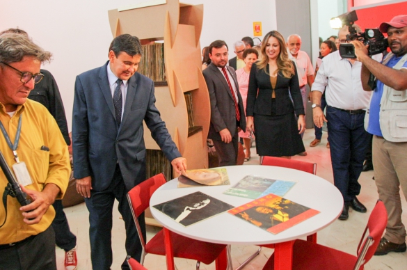 inauguração de biblioteca