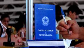 No acumulado do ano, foram fechados 751.816 postos de trabalho