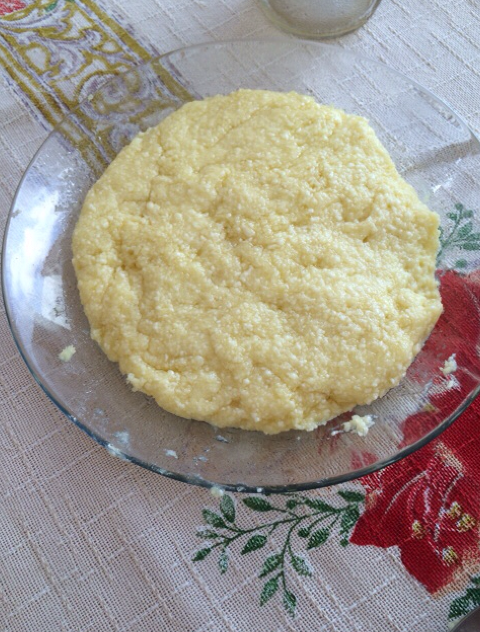 O requeijão, quente ainda, delicioso.