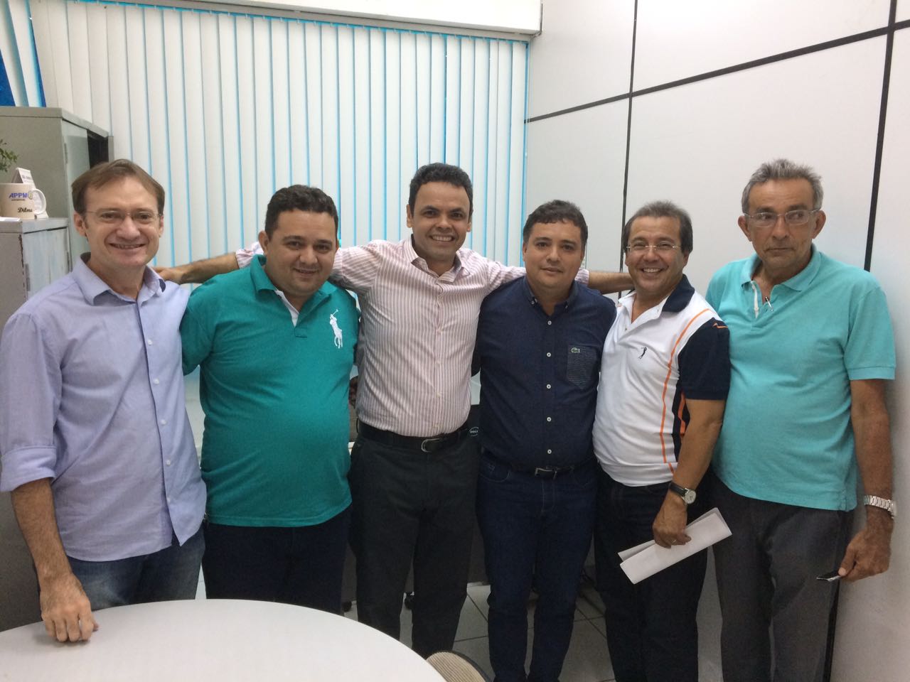 prefeito de São João do Piauí, Gil Carlos (PT), com prefeitos