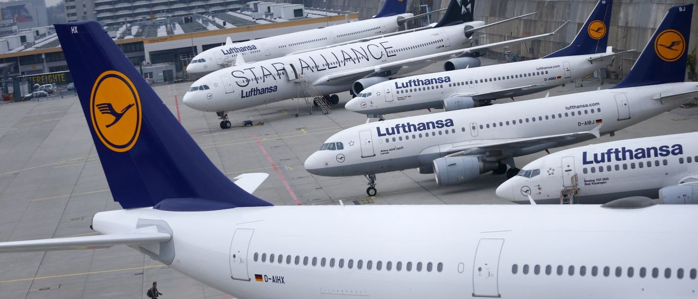 Segundo informações da AFP, a companhia aéra alemã Lufthansa anunciou que irá cancelar 876 voos