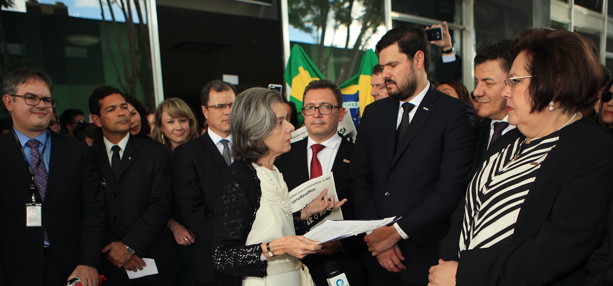 Ministra Cármen Lúcia, presidente do Supremo Tribunal Federal recebe carta de juízes do MP