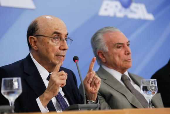 Ministro da Fazenda, Henrique Meirelles, e o presidente Michel Temer durante anúncio do pacote de medidas econômicas