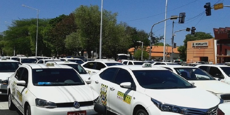 Taxistas cobram fiscalização