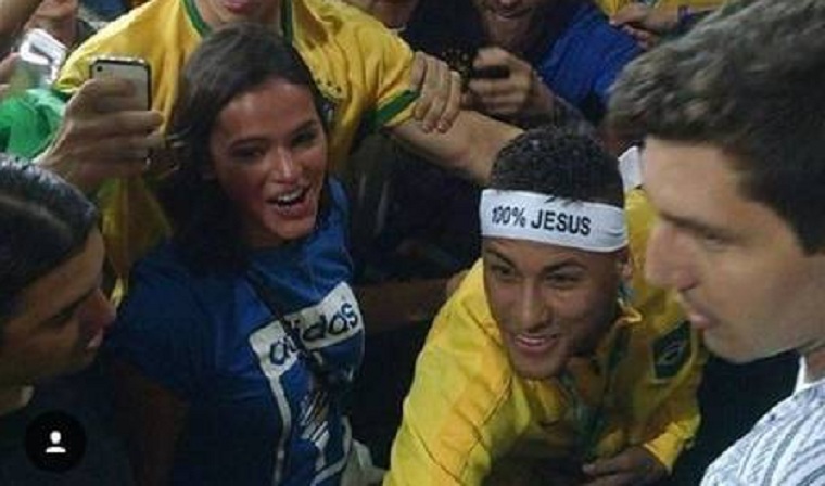 Bruna e Neymar juntos no Maracanã