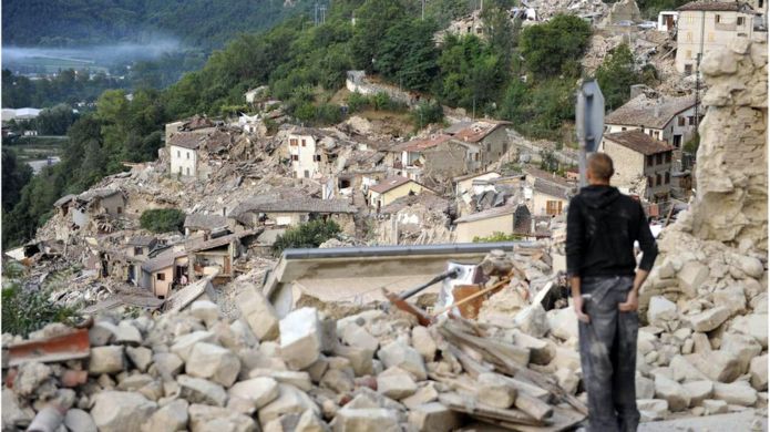 Cerca de 300 prédios históricos foram destruídos no terremoto