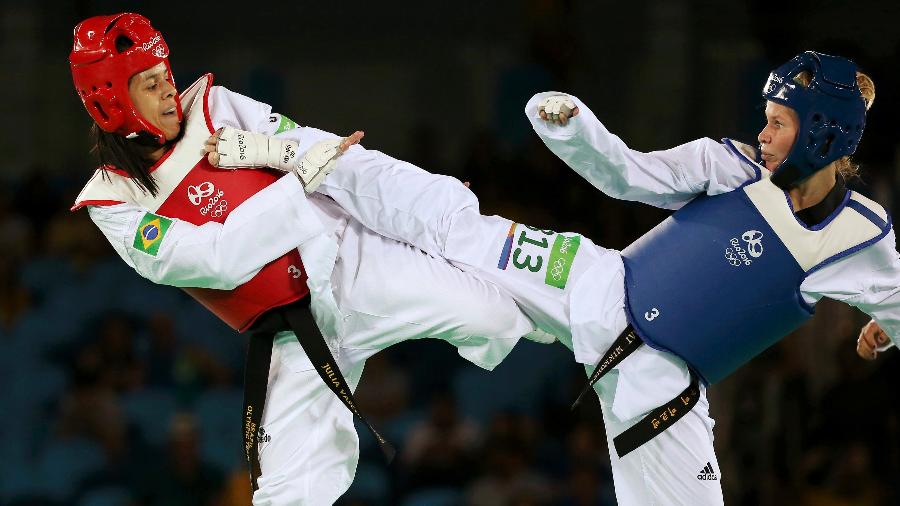 Julia Vasconcelos e Suvi Mikkonen se enfrentaram na Rio-2016