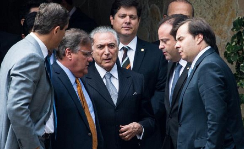 Michel Temer com Rodrigo Maia e líderes