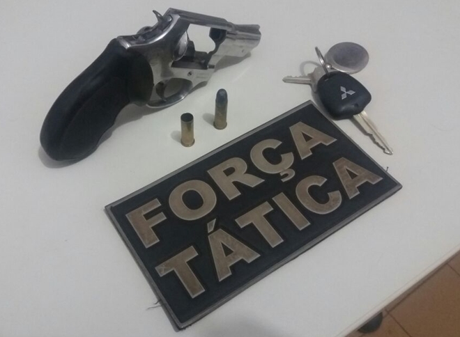 Arma apreendida com o cantor