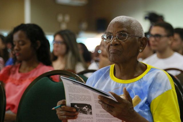 Dona Osmarina Sousa aos 77 anos segue firme nos estudos para cursar geografia