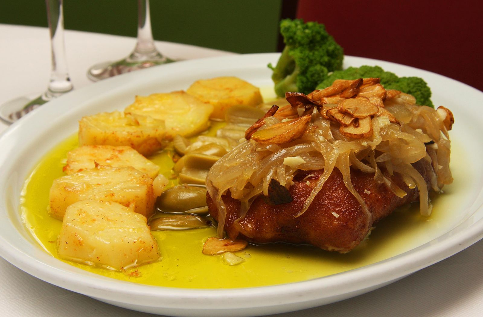 É servido somente bacalhau