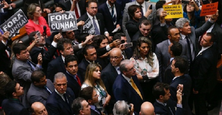 Eduardo Cunha acompanhou a votação no Plenário da Câmara