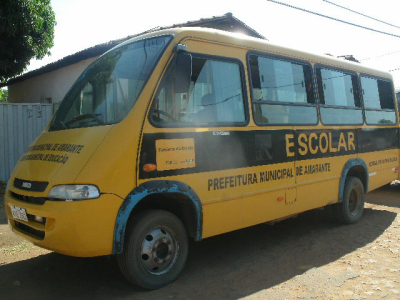 Micro-ônibus escolar da cidade de Amarante