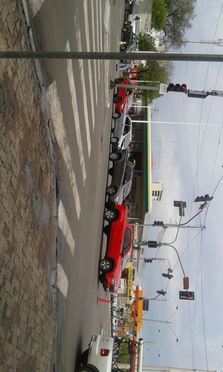 Engavetamento de carros na Av. Frei Serafim