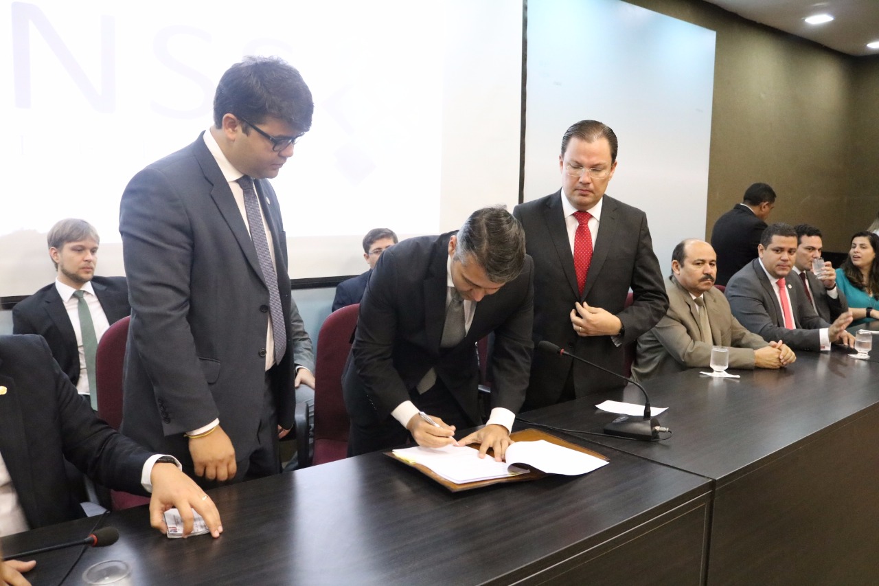 Assinatura de convênio entre o INSS e a OAB-PI