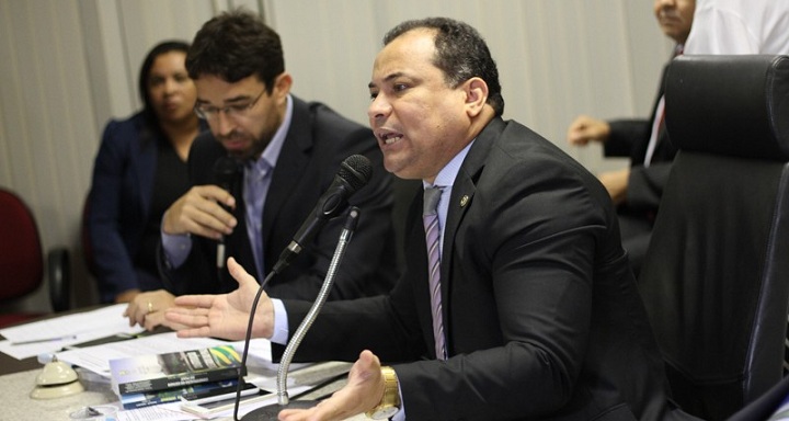 Presidente da CCJ, deputado Evaldo Gomes (PTC)