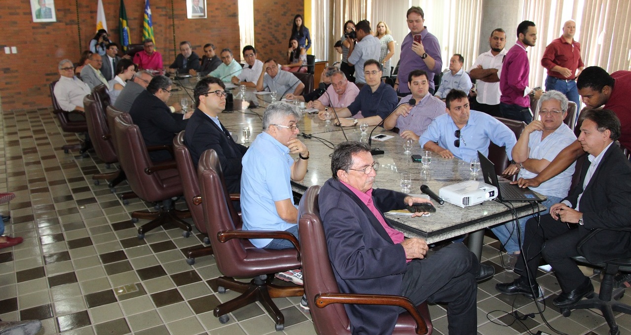 Reunião da Sefaz com empresários e deputados na Fiepi