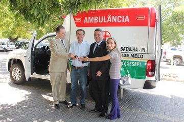 Entrega de ambulância suporte básico para atendimento às ocorrências no município