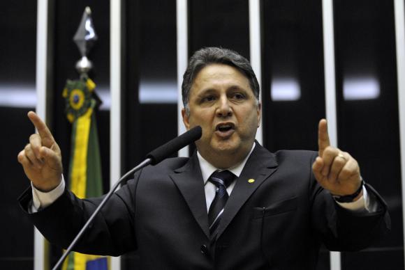 O ex-governador do Rio, Anthony Garotinho, voltou a ser preso. Ele se diz perseguido