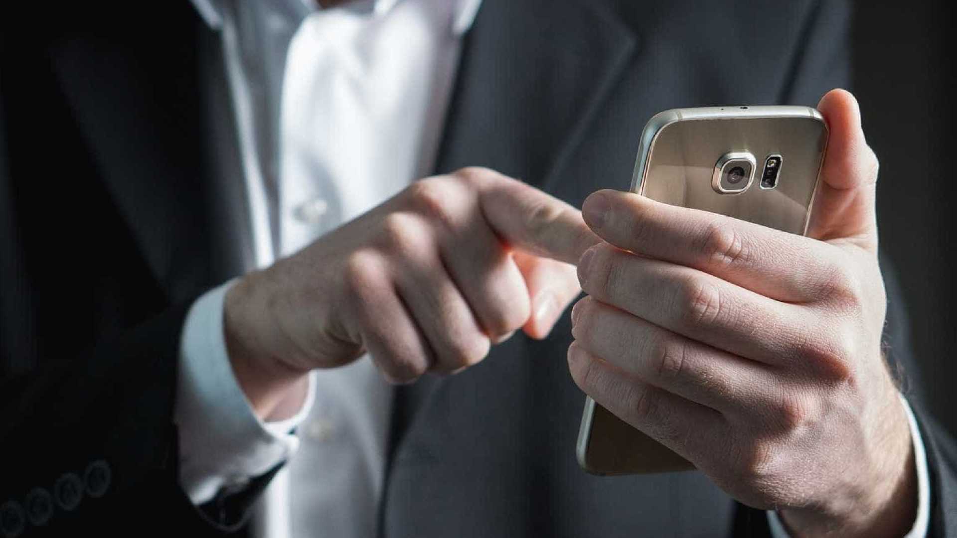Proibição de celular no trabalho