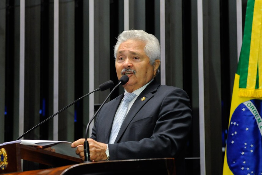 Senador Elmano Ferrer (PMDB-PI)