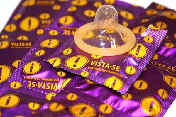 A prevenção das doenças é feita com uso de preservativo