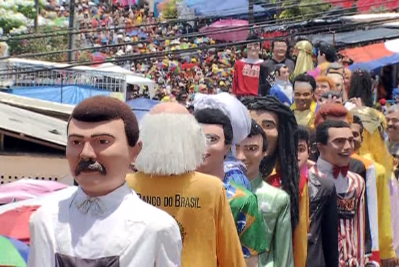 Os bonecos gigantes, marca registrada  do carnaval de Olinda.