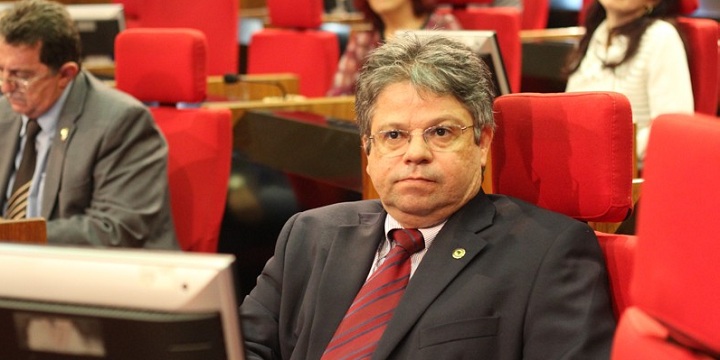 Deputado estadual Gustavo Neiva
