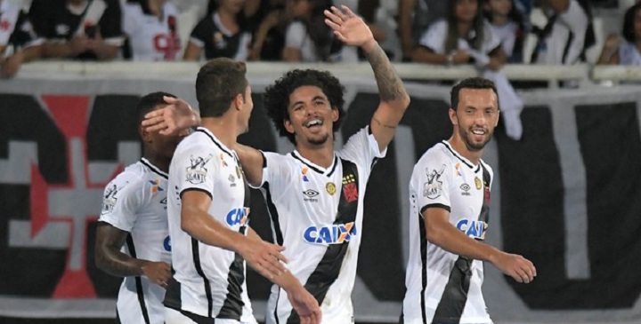 Vasco venceu com dois gols no final da partida