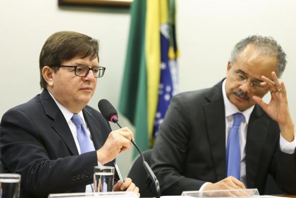 O corregedor-geral da Justiça Eleitoral, ministro Herman Benjamin, e o deputado Vicente Cândido durante audiência pública