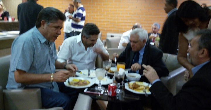 Deputados almoçaram com os jornalistas