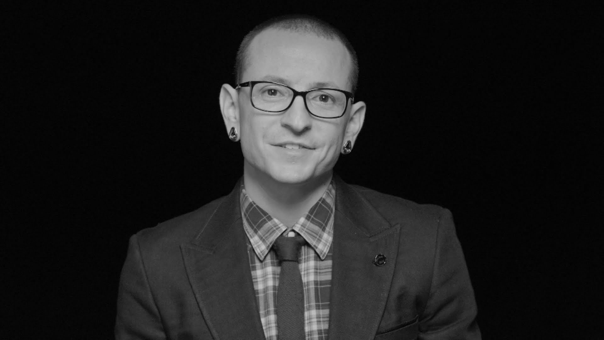 Morre aos 41 anos Chester Bennington.