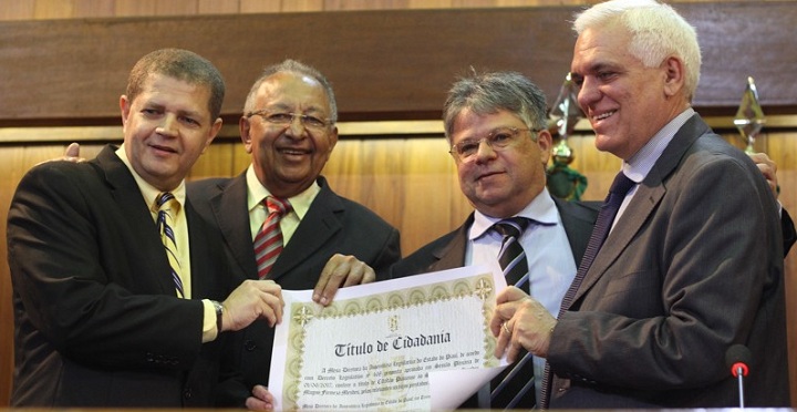 Cirurgião Evandro Mendes recebe cidadania piauiense