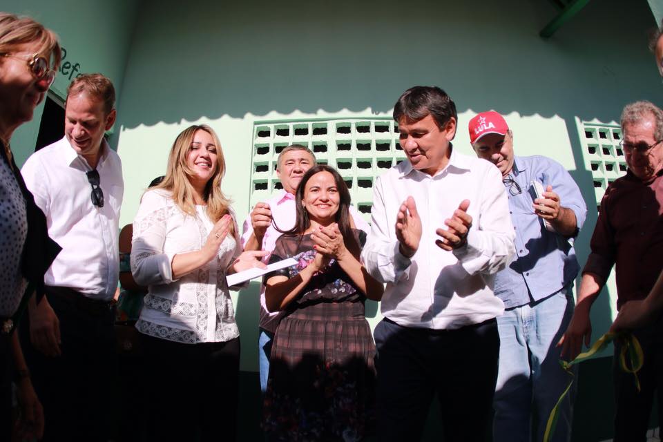Entrega da reforma da escola em São Julião