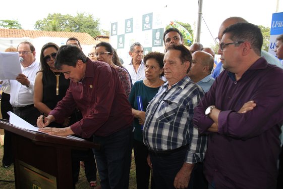 Governador inaugura e autoriza obras em Uruçuí