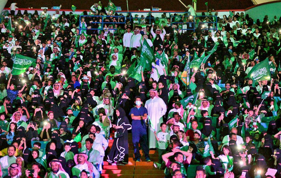 Mulheres sauditas podem frequentar estádios