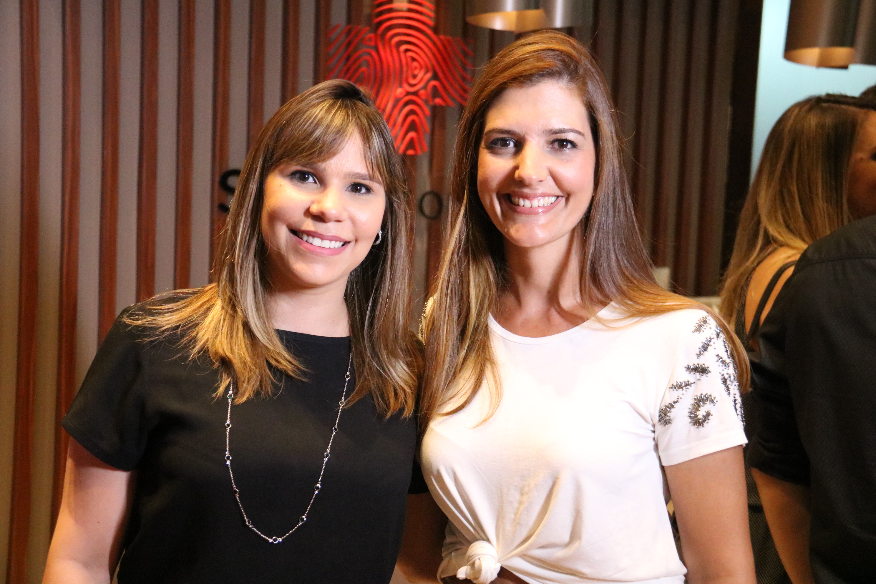 As fonoaudiólogas Carolina Almendra e Flávia Bezerra integram a equipe de nova clínica especializada em nariz, ouvido e garganta.