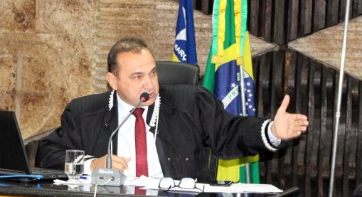 O presidente do TJ-PI, desembargador Erivan Lopes