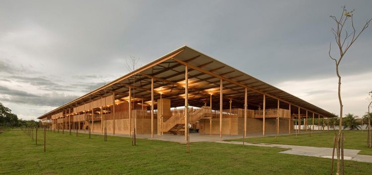 Escola de madeira no Tocantins