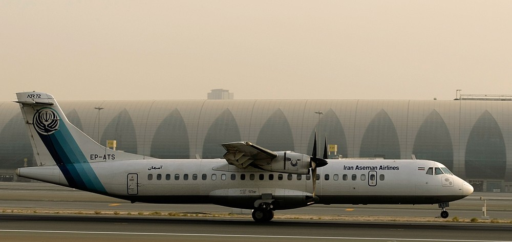 ATR-72, aeronave da Aseman Airlines, durante pouso em Dubai em julho de 2008