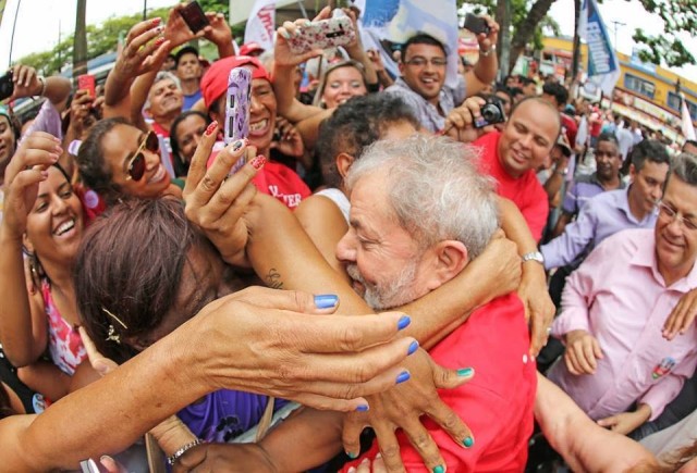 Multidão foi ver Lula de perto