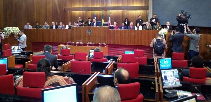 Plenário sem a oposição durante a leitrura da mensagem do governador Wellington Dias