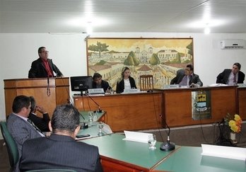 Genival Sales participa de sessão ordinária da Câmara Municipal de Pedro II.