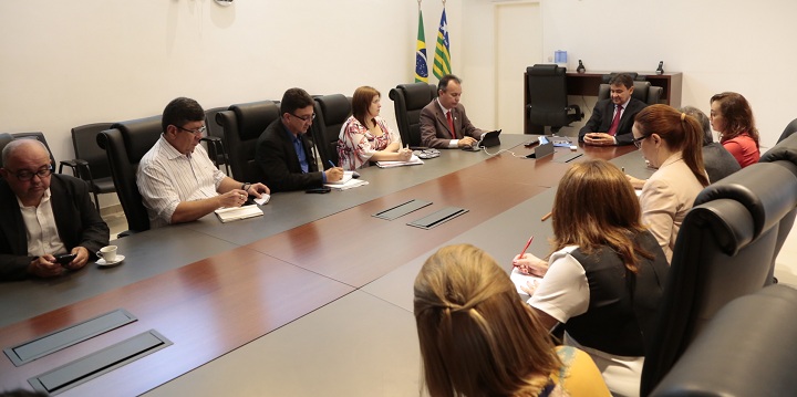 Governador Wellington Dias reuniu a equipe
