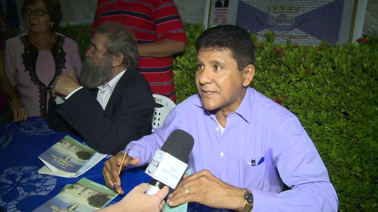 Jornalistas Chico Viana e Pedro Alcântara em lançamento de livro