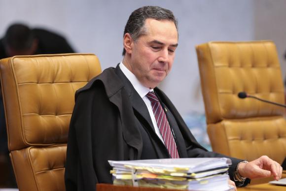 Ministro Roberto Barroso revogou as prisões temporárias dos alvos da Operação Skala