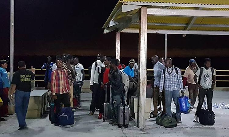 Imigrantes africanos foram resgatados do mar no Maranhão