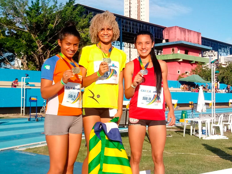 Letícia Lima foi a primeira nos 100m rasos em Recife (PE)