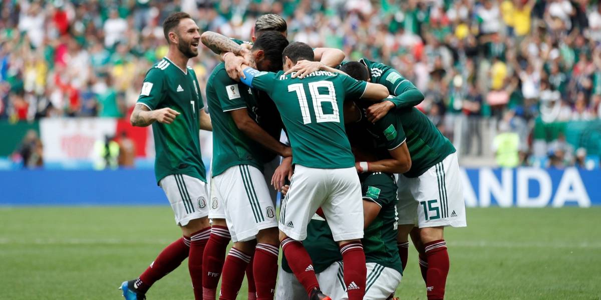 Jogadores do México comemoram o gol contra a Alemanha