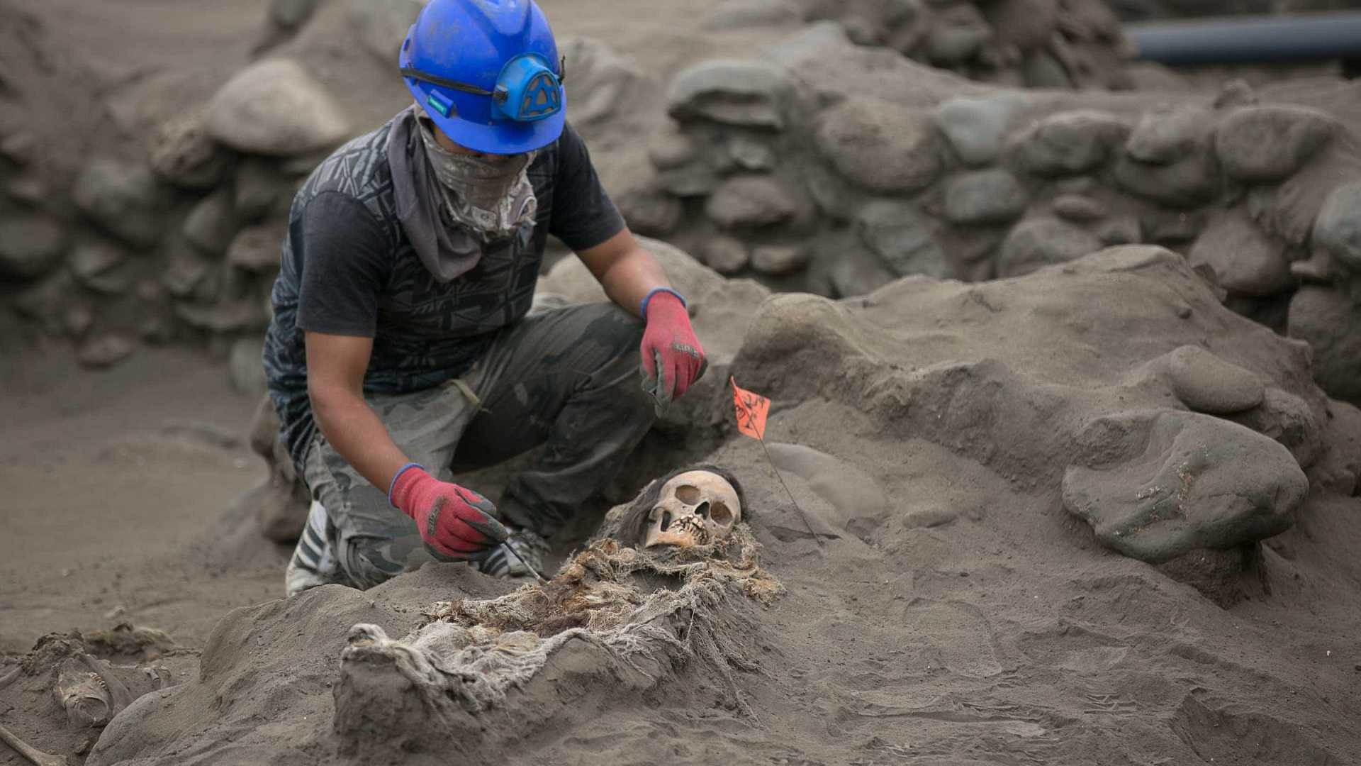 Restos mortais de mais de 50 crianças são encontrados no Peru